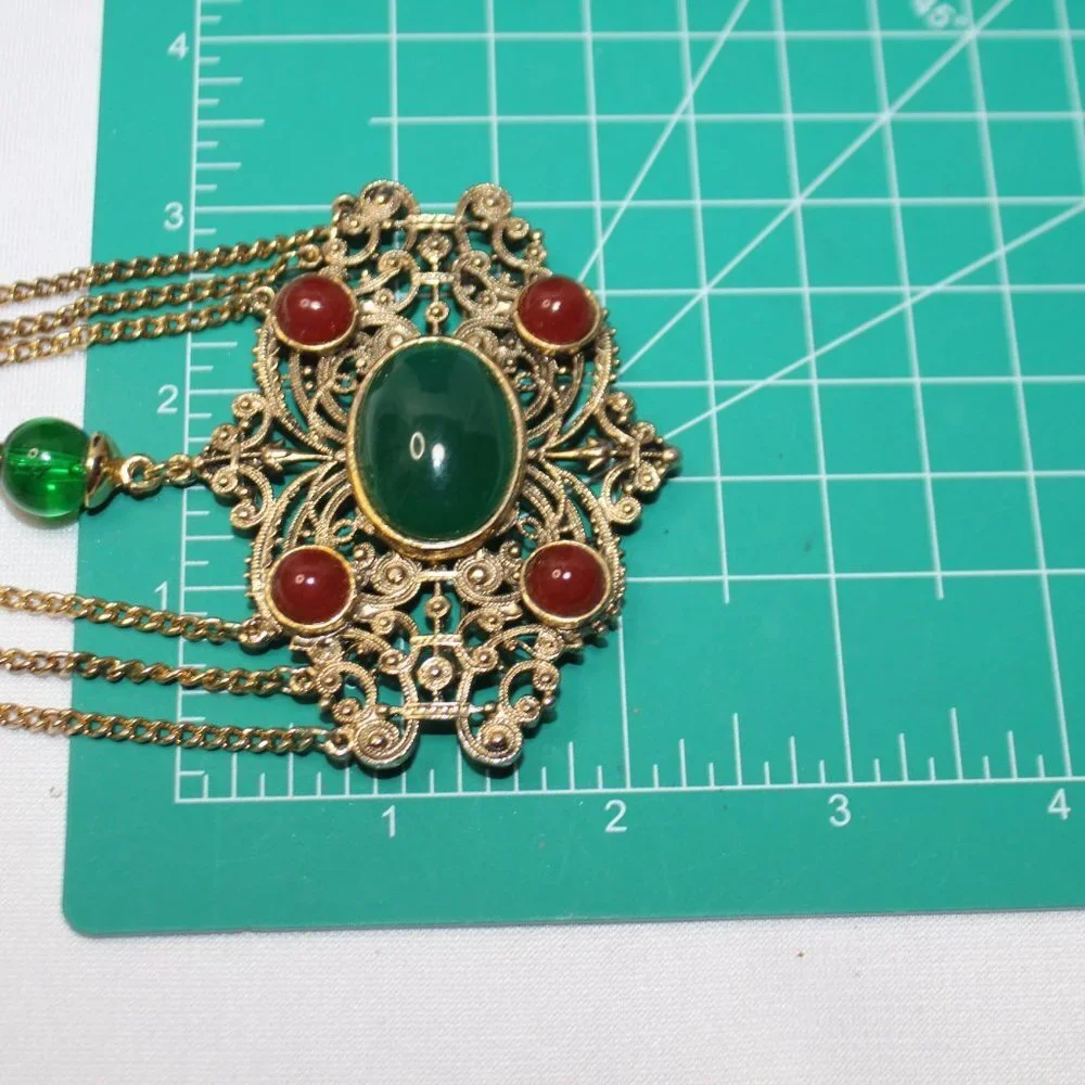 Vintage Victorian Revival Cabachon Green and Faux Carnelian Stones Brooch - Picture 7 of 12